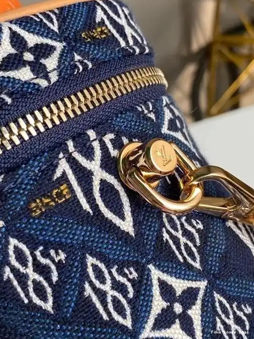 Repladies offers premium fake Louis bags at unbeatable prices. Our products are cheap because we focus on direct sales VANITY PM VUITTON LOUIS 1854 SINCE 0324